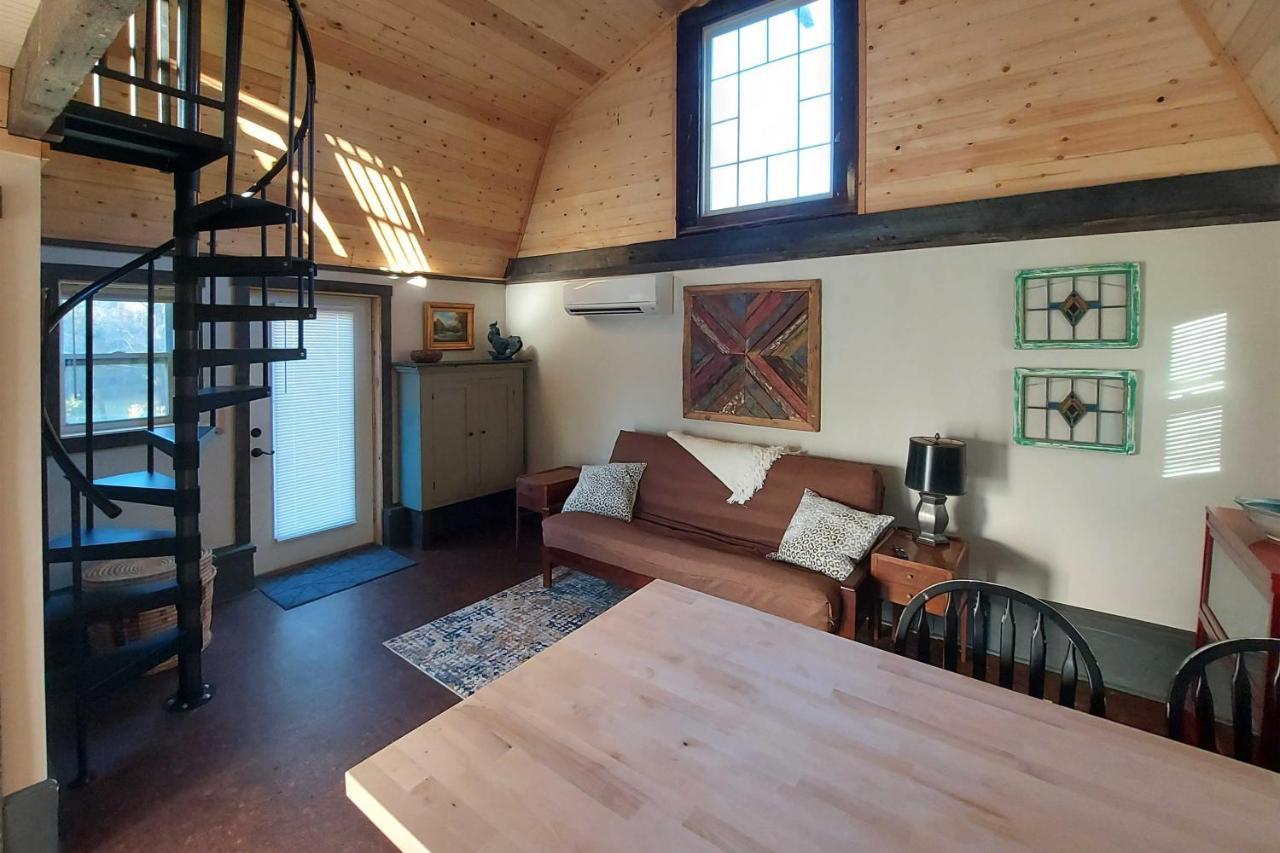 Rustic Hendersonville Farm Studio With Private Deck المظهر الخارجي الصورة