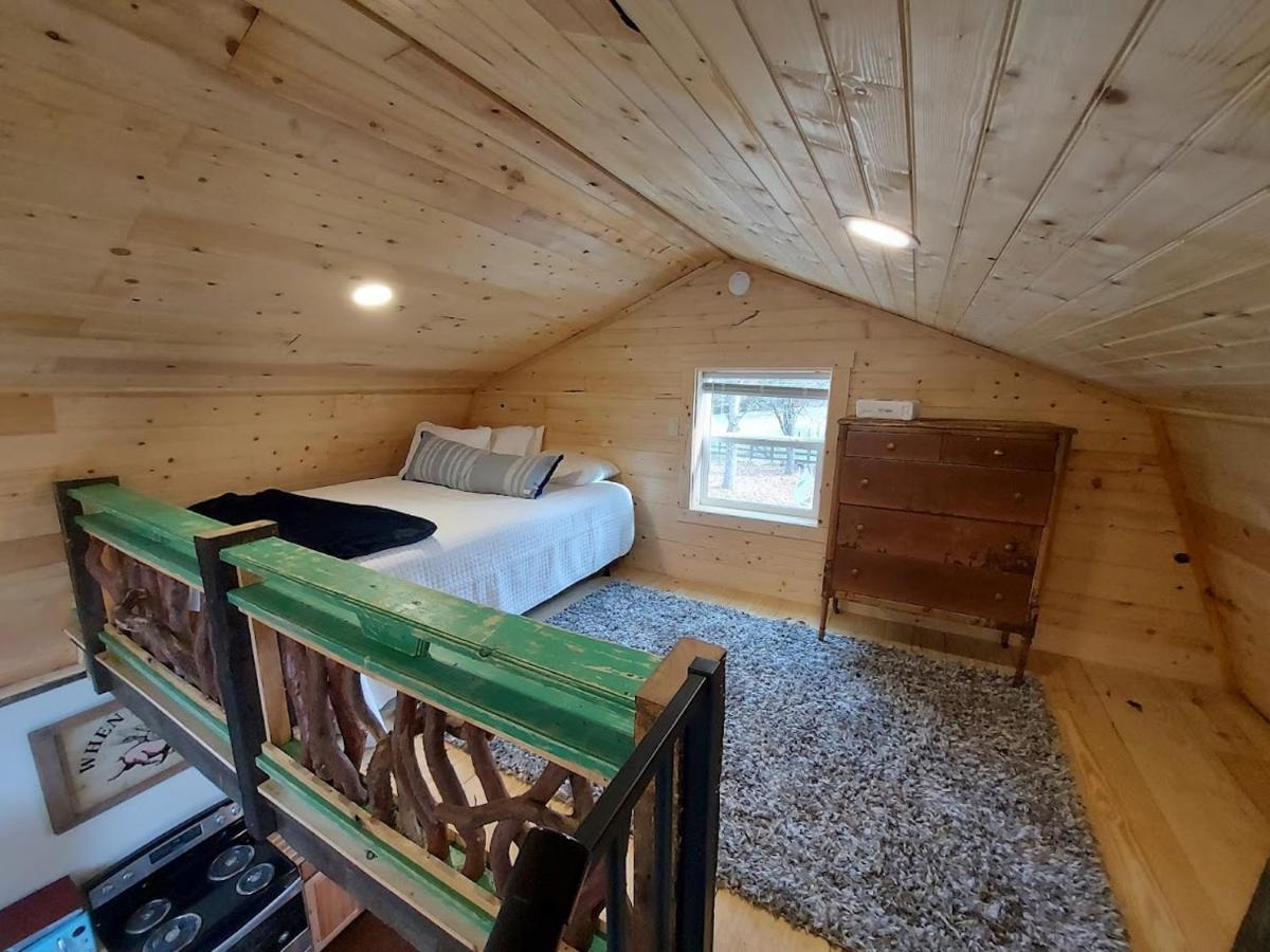 Rustic Hendersonville Farm Studio With Private Deck المظهر الخارجي الصورة