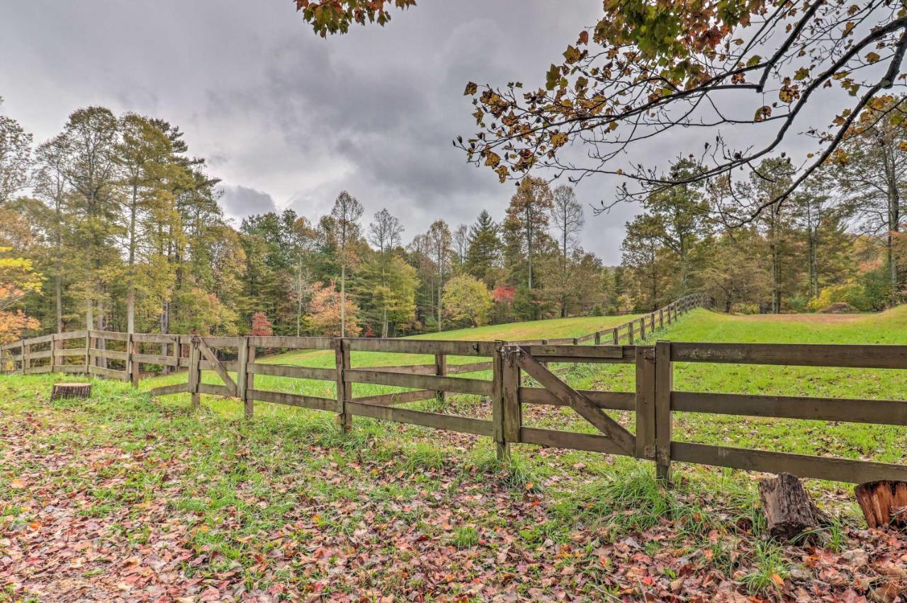 Rustic Hendersonville Farm Studio With Private Deck المظهر الخارجي الصورة